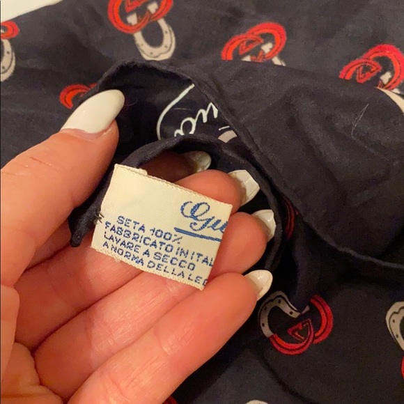 Authentic Gucci lock square silk scarf - Picture 5 of 6